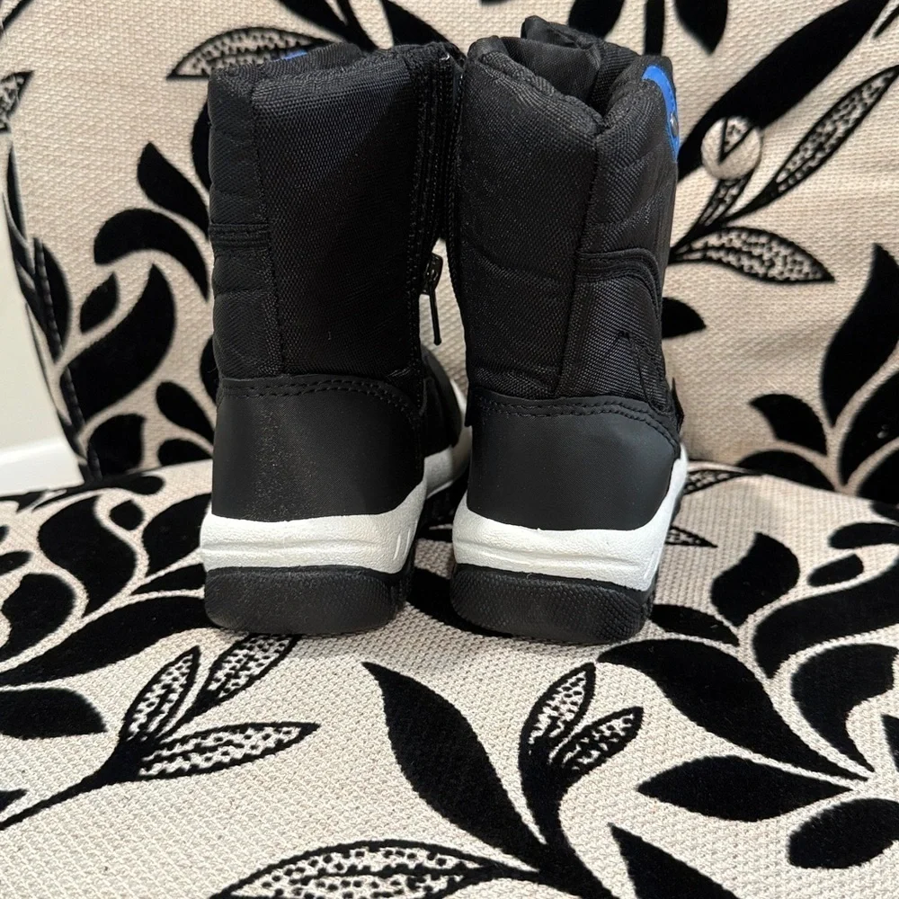 Kids Black Snow Boots